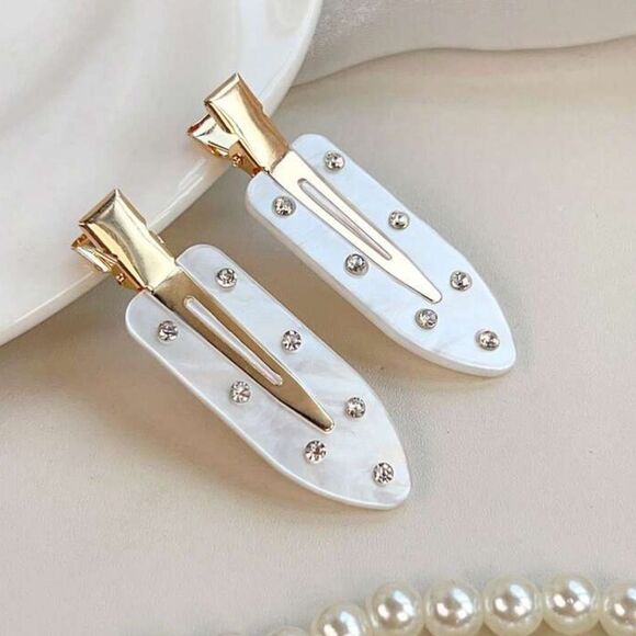 Free People Accessories - Elegant Gold and White Hair Clips R235